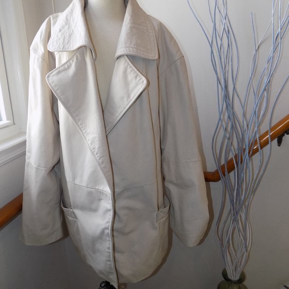 COMINT Women's Vintage Cream Leather Jacket - Picture 3 of 6